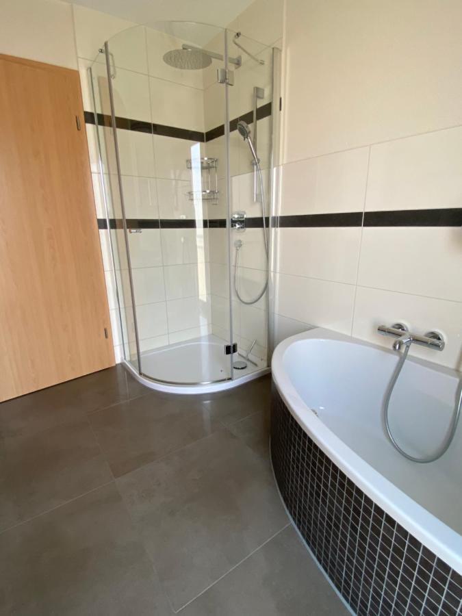 Elviras Apartment Зинген Стая снимка
