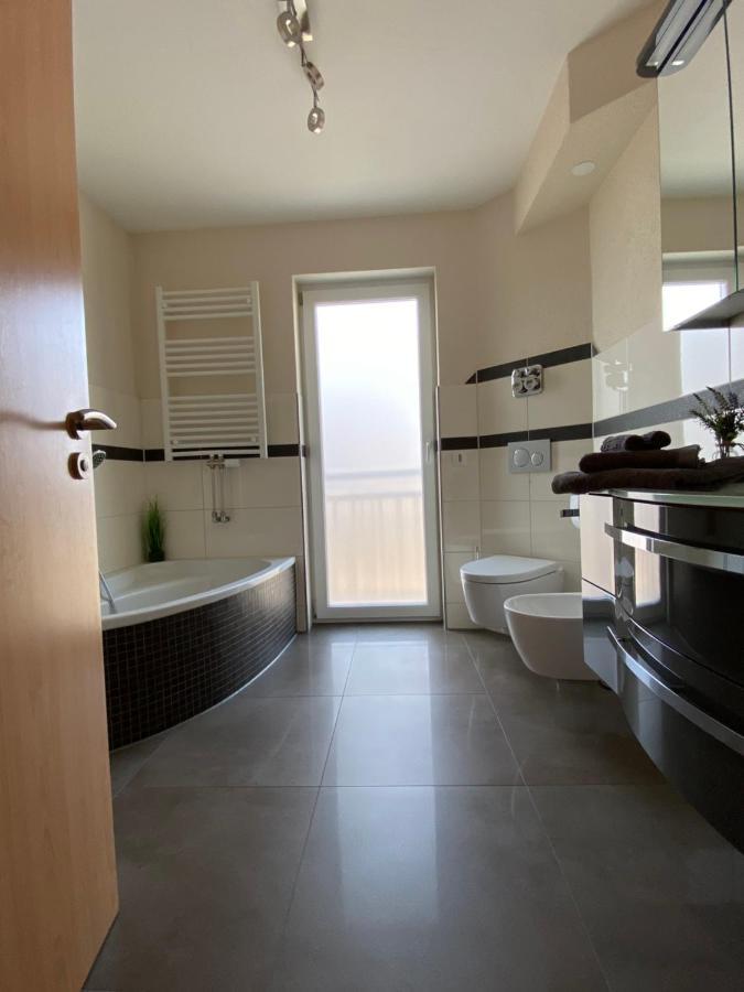 Elviras Apartment Зинген Стая снимка
