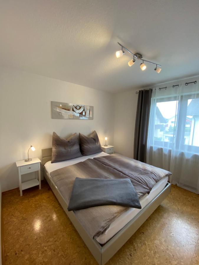 Elviras Apartment Зинген Стая снимка